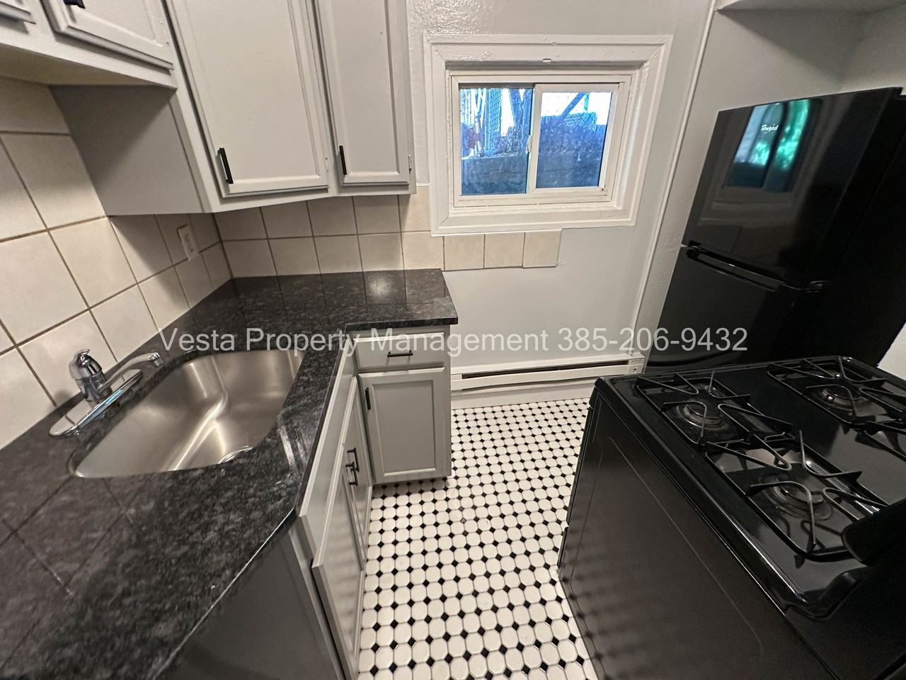 586 28th St. - Photo 3 of 5