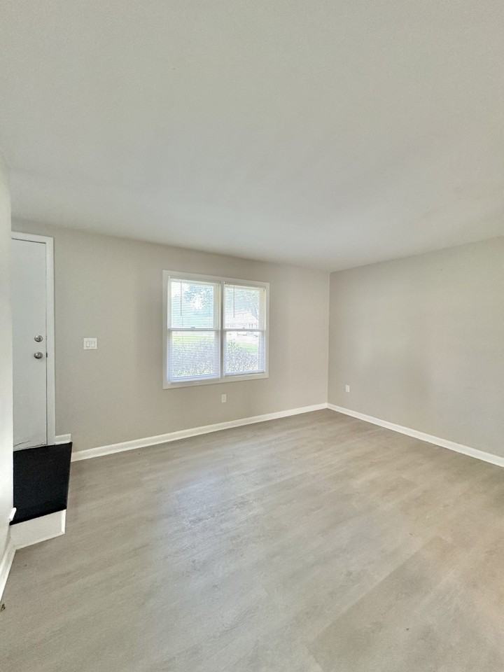 510 Holladay Drive - Photo 2 of 17
