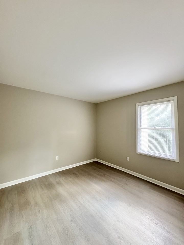 510 Holladay Drive - Photo 6 of 17