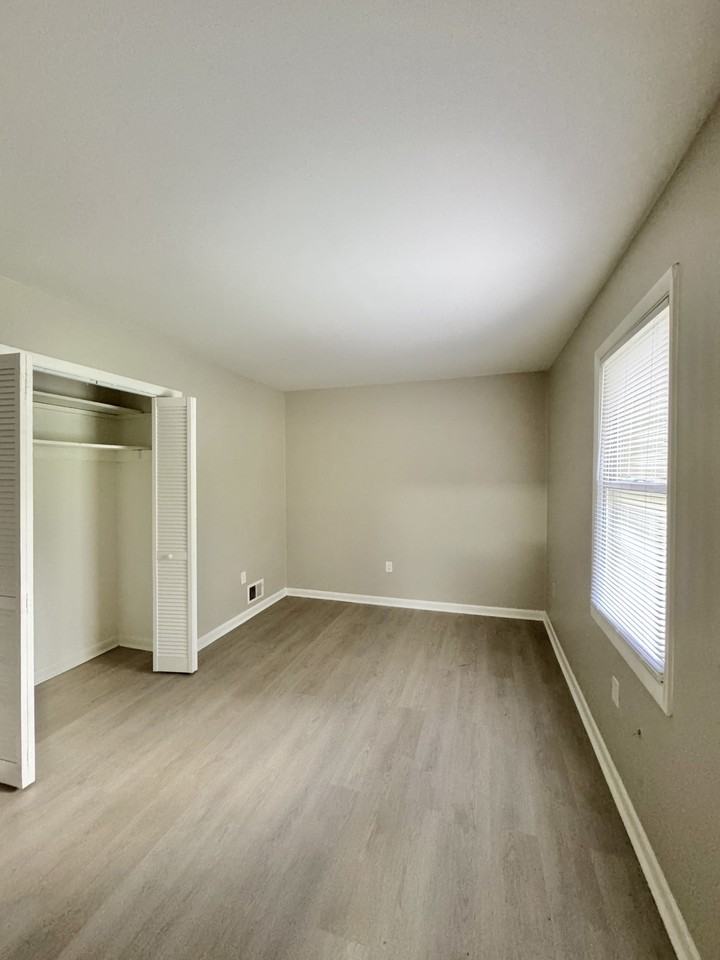 510 Holladay Drive - Photo 7 of 17