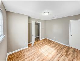 featured image of 321 Robinson Ave