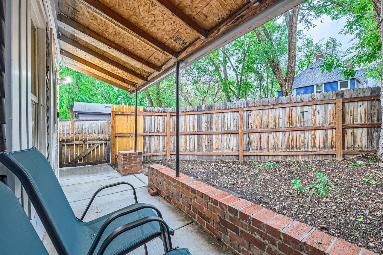 537 East Platte Avenue - Photo 2 of 11