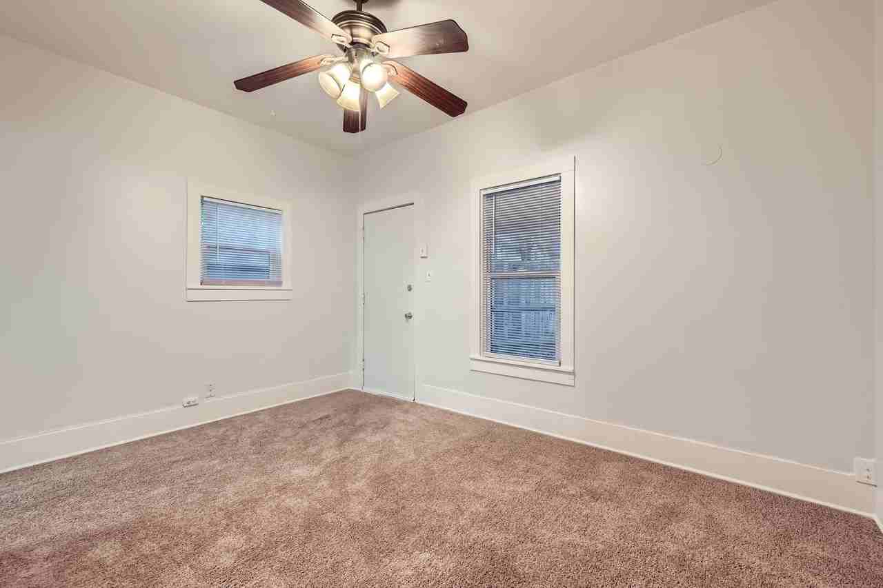 537 East Platte Avenue - Photo 3 of 11