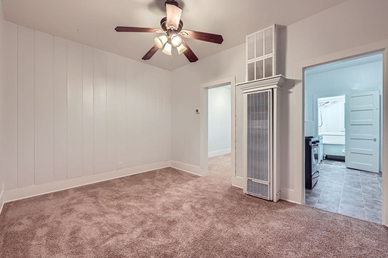 537 East Platte Avenue - Photo 4 of 11