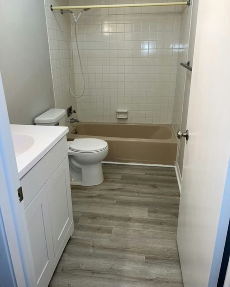 2110 Saratoga Dr #1 - Photo 2 of 3