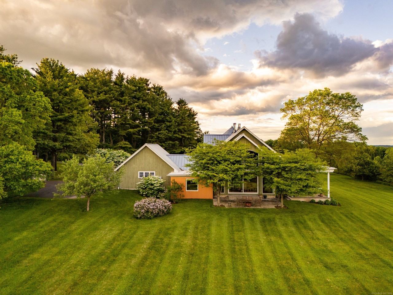 187 Old Mount Tom Rd - Photo 2 of 40