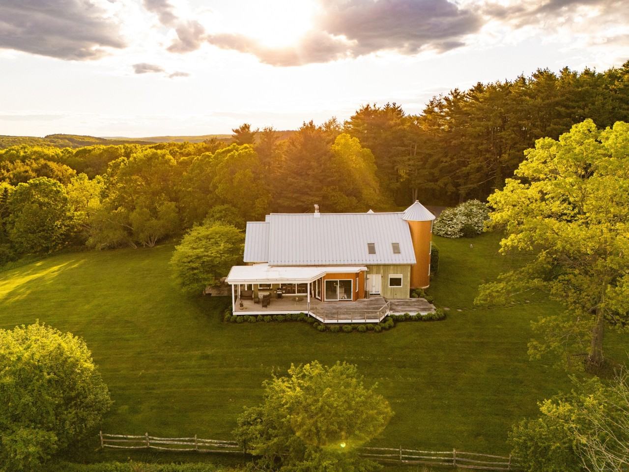 187 Old Mount Tom Rd - Photo 3 of 40