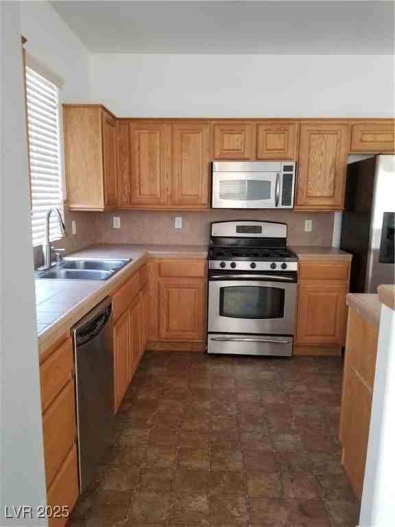 10637 Nevada Falls Ave - Photo 6 of 23