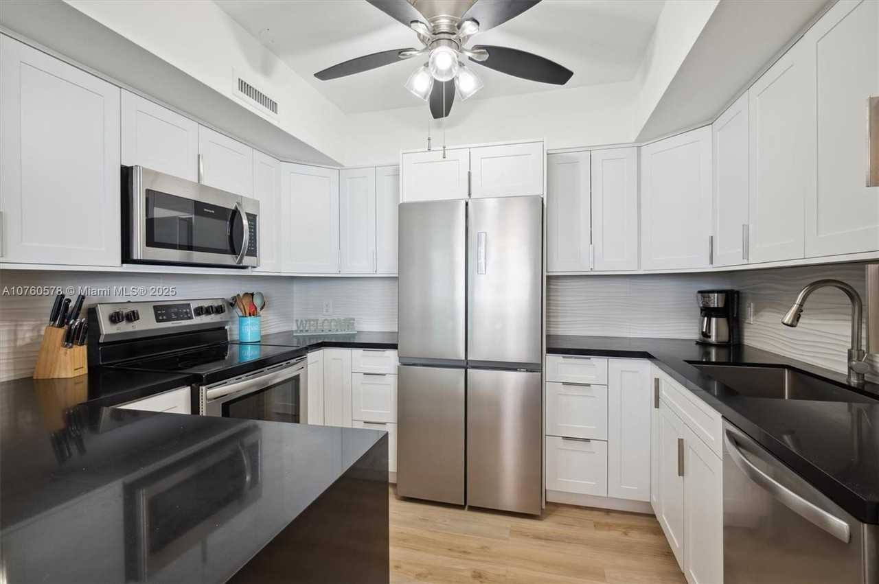 3505 S Ocean Dr #710 - Photo 2 of 16