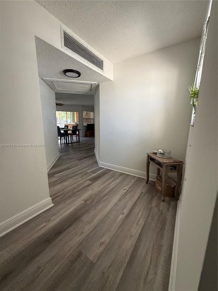 2634 Se 21st Ct #203 - Photo 5 of 50