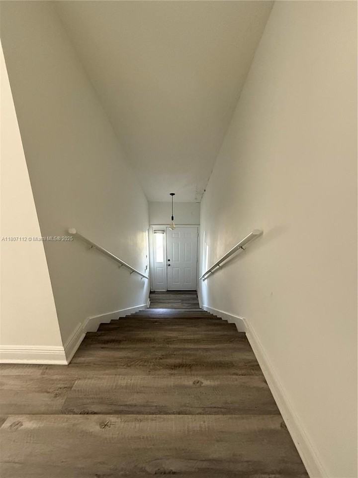 2634 Se 21st Ct #203 - Photo 7 of 50