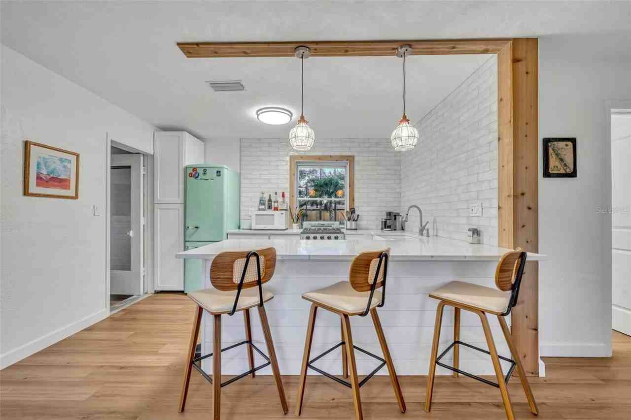 798 E 26th Ave - Photo 5 of 16