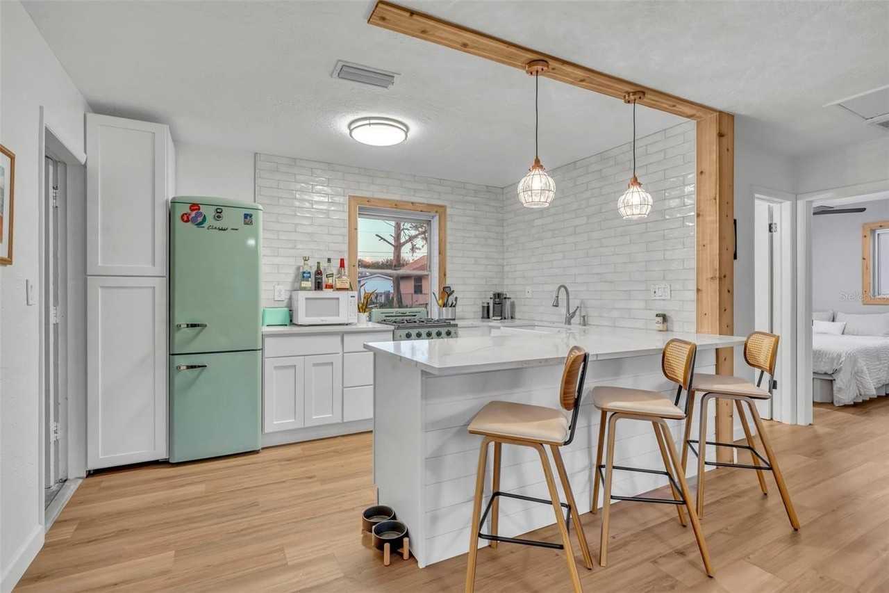 798 E 26th Ave - Photo 6 of 16