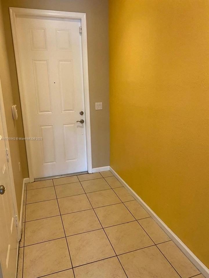 2832 Sw 81st Ave #1303 - Photo 2 of 8