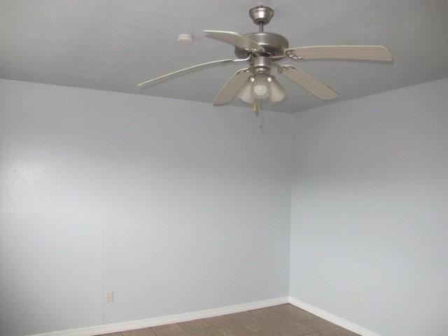 425 S Oak St #106 - Photo 6 of 16