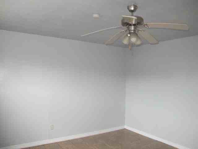 425 S Oak St #106 - Photo 7 of 16