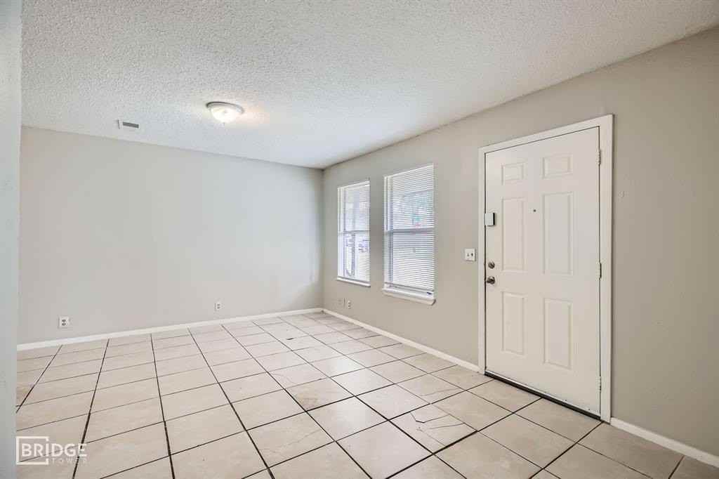 1102 Jefferson St #A - Photo 3 of 25