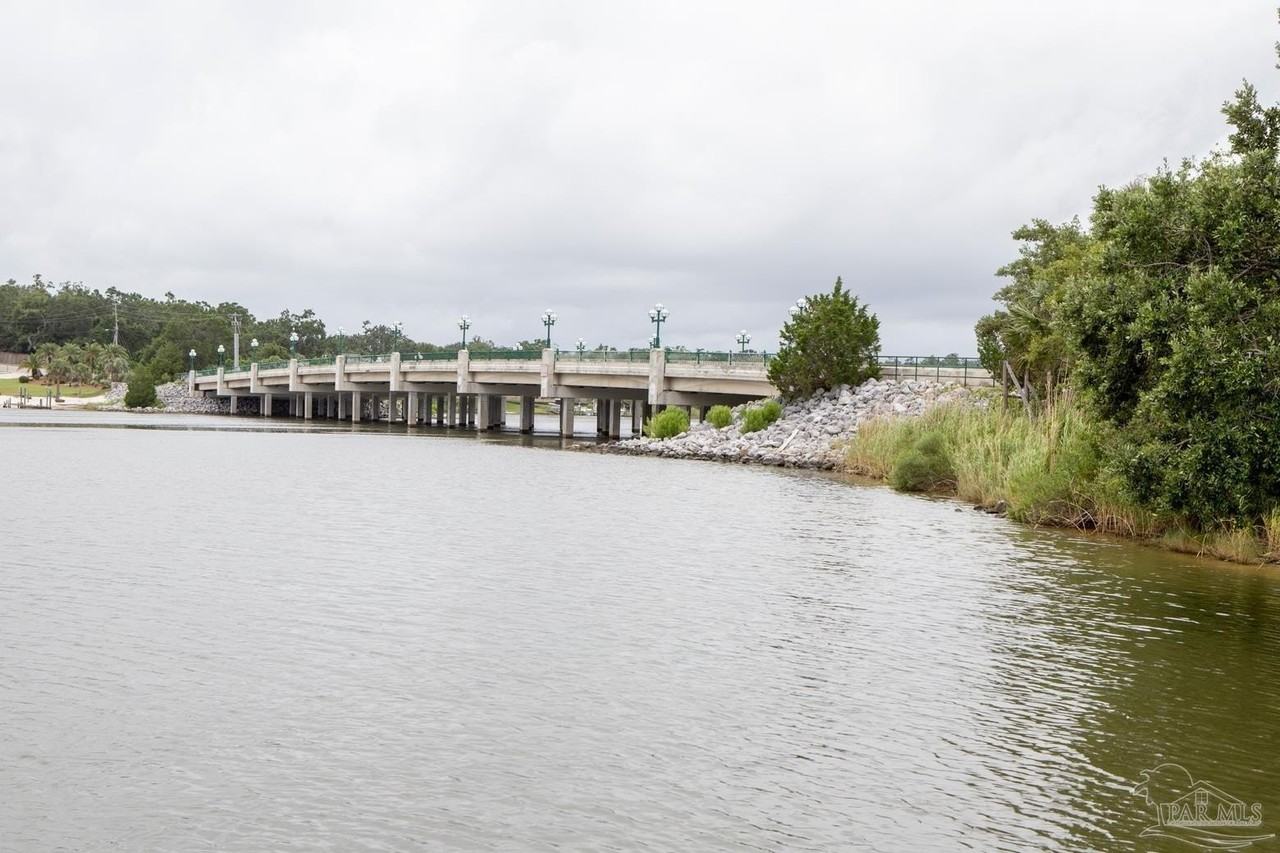 300 Bayou Boulevard #106 - Photo 6 of 32