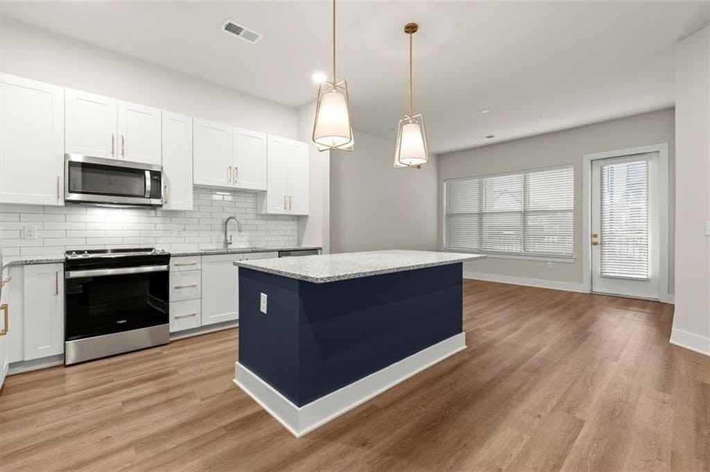 2648 Sandy Plains Rd - Photo 2 of 44