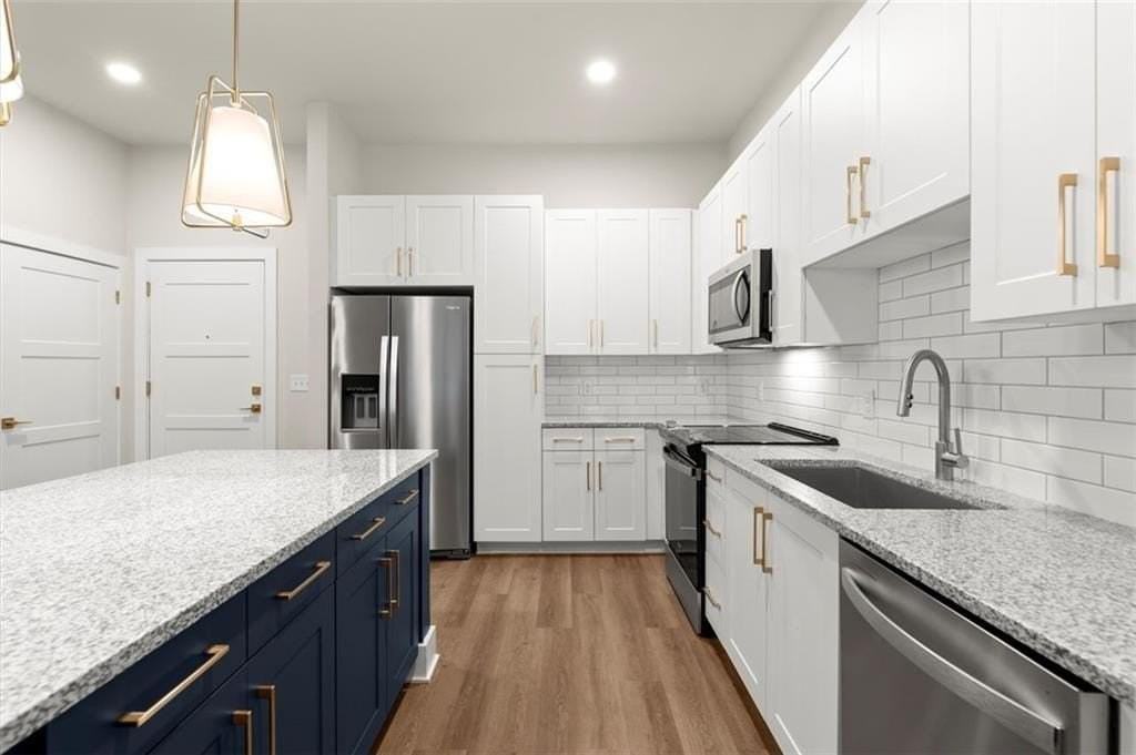 2648 Sandy Plains Rd - Photo 5 of 44