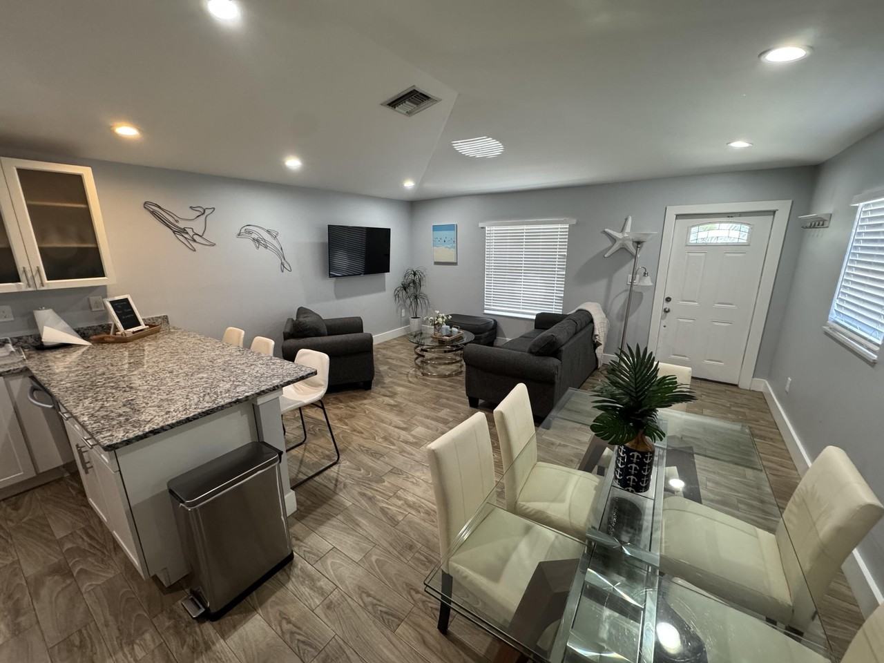 601 North E Street - Photo 6 of 31