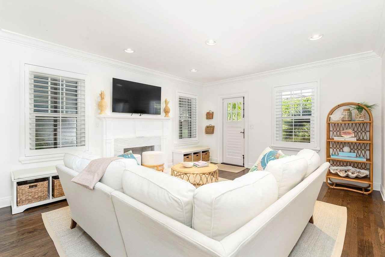 231 Cocoanut Row - Photo 7 of 27