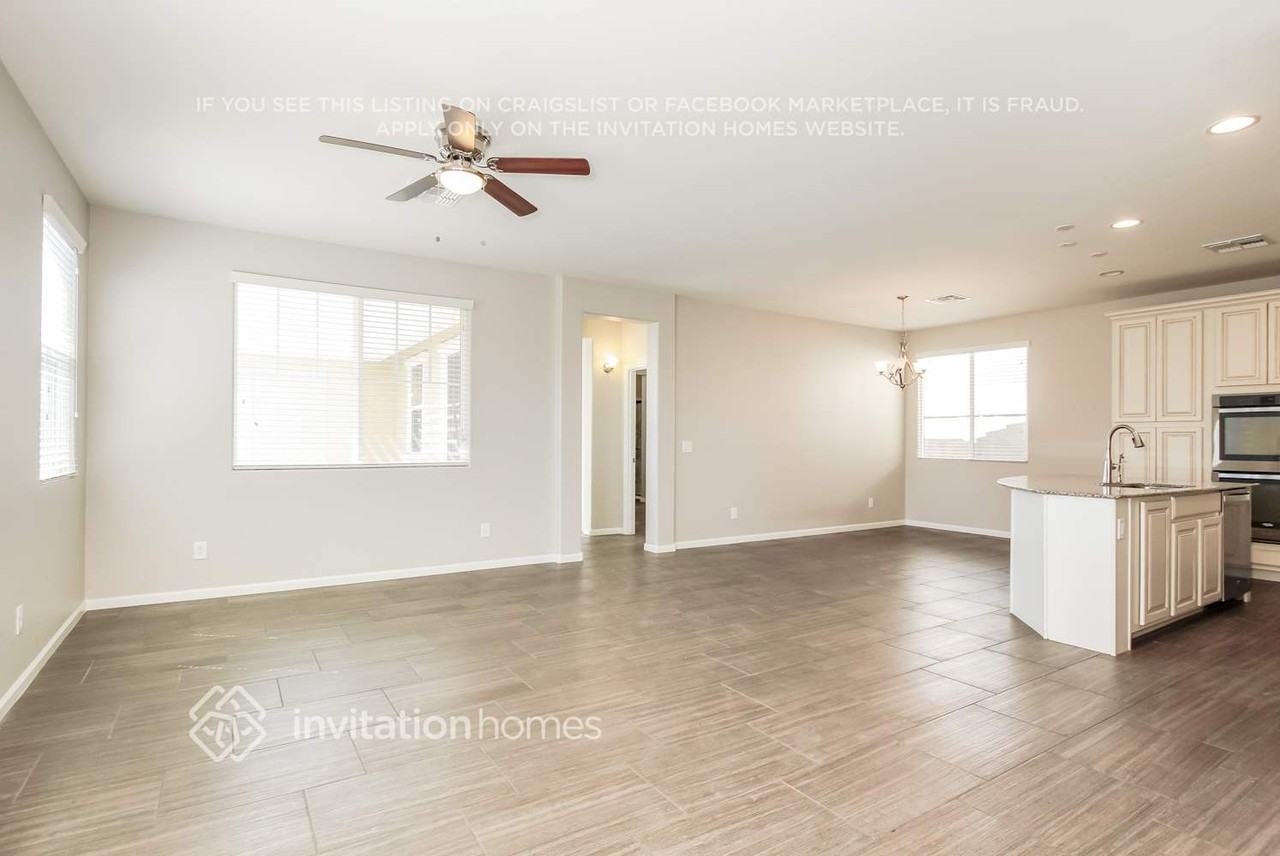 12472 N 153rd Dr - Photo 2 of 14