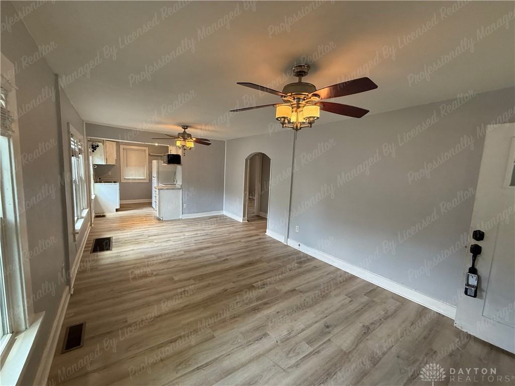 185 N Northampton Ave - Photo 4 of 20