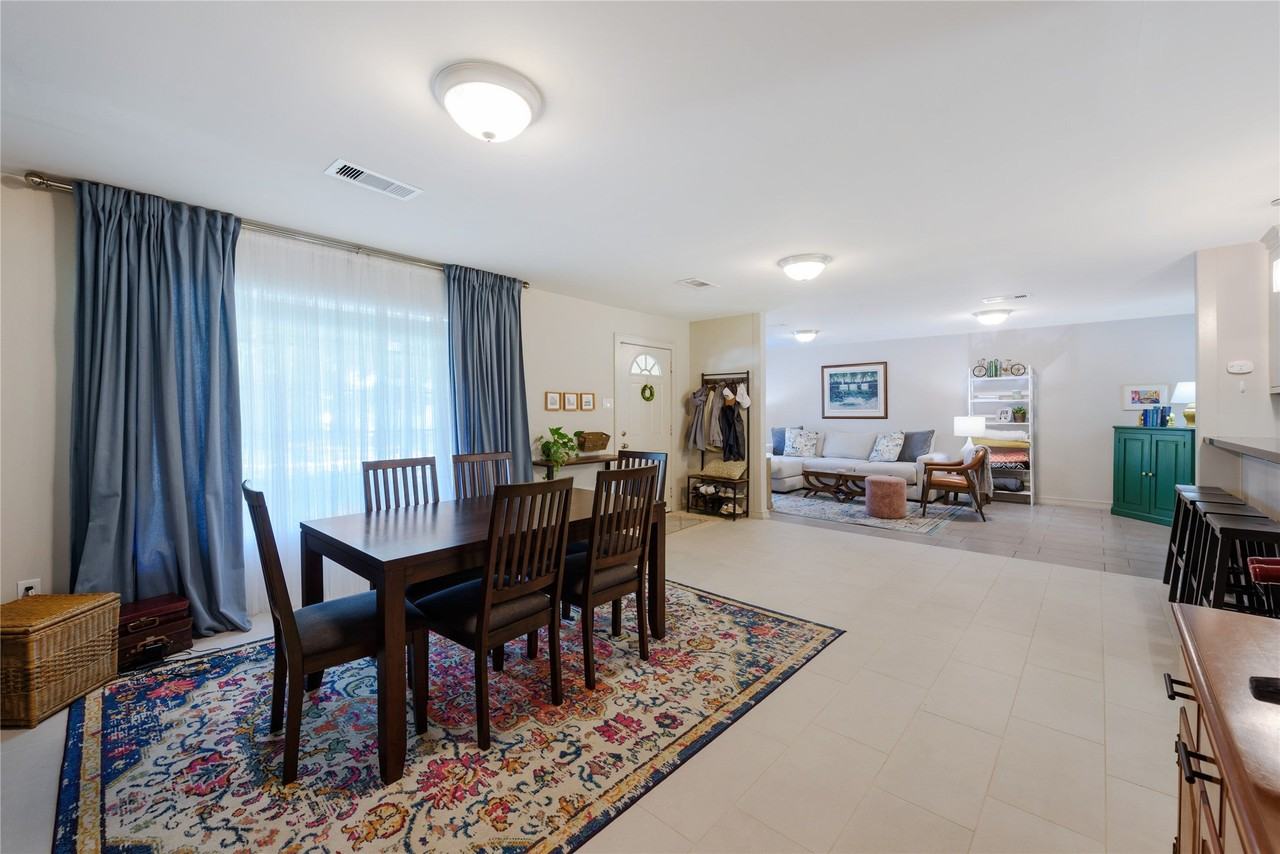 2114 Hewitt Dr - Photo 2 of 17