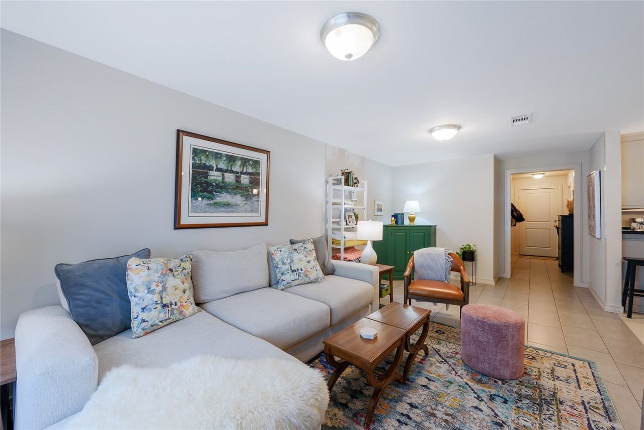 2114 Hewitt Dr - Photo 4 of 17