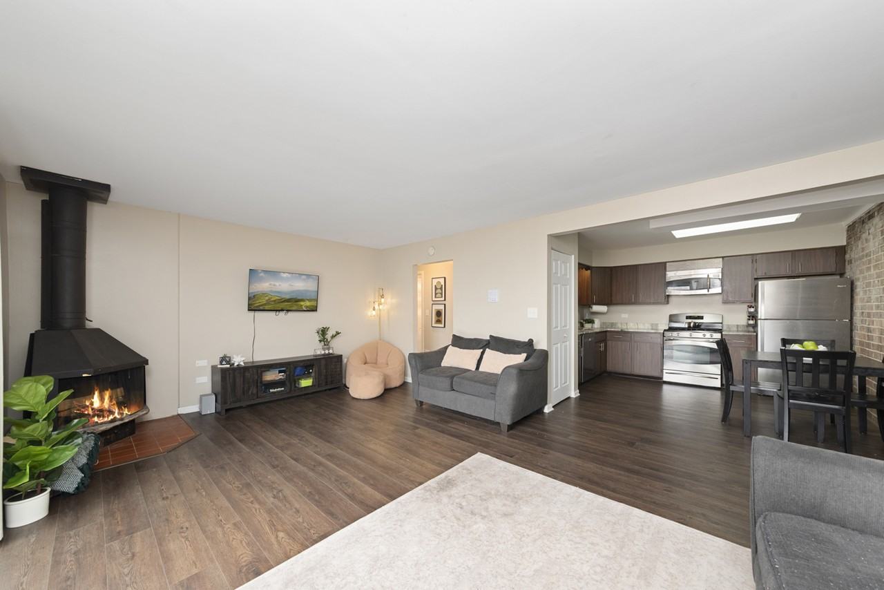 124 E Bailey Rd ##J - Photo 4 of 12