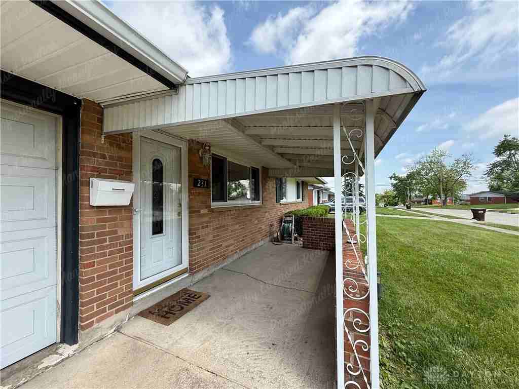 231 Stubbs Dr - Photo 5 of 35