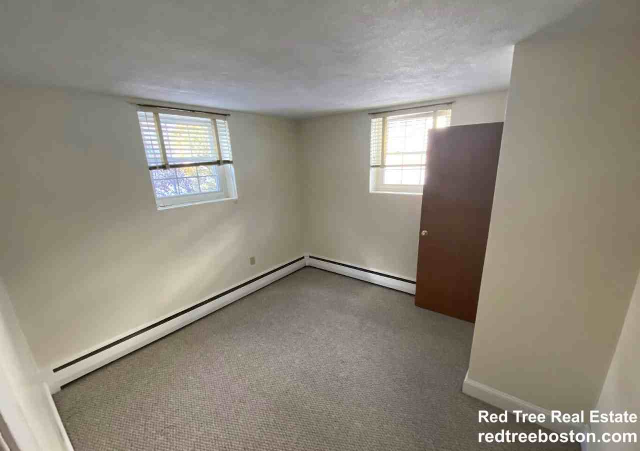 12 Brattle Dr #3 - Photo 3 of 10