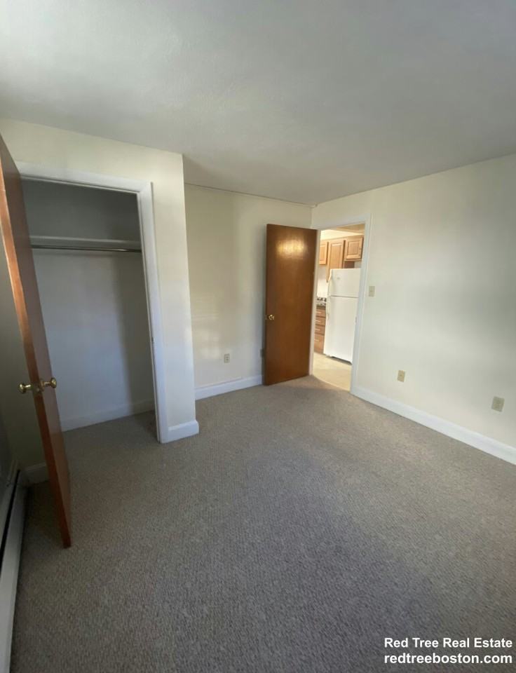 12 Brattle Dr #3 - Photo 4 of 10