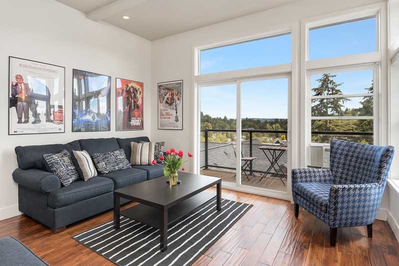 213 26th Ave E #B - Photo 2 of 27