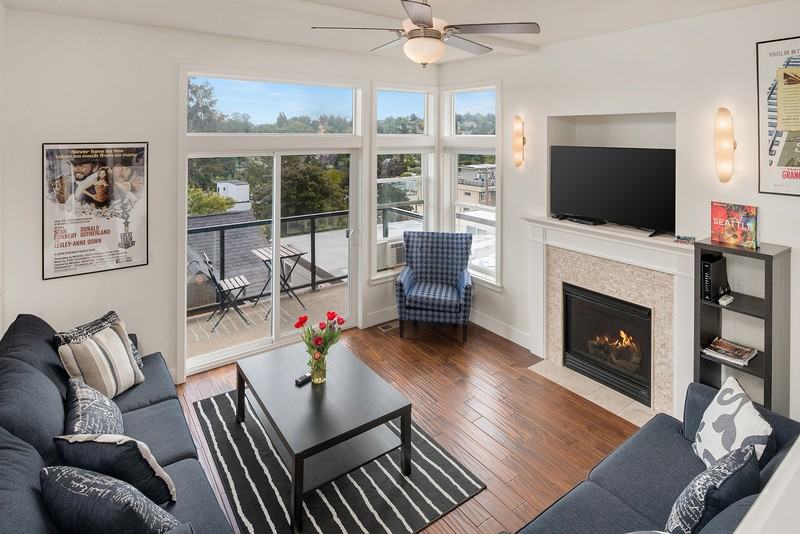 213 26th Ave E #B - Photo 3 of 27