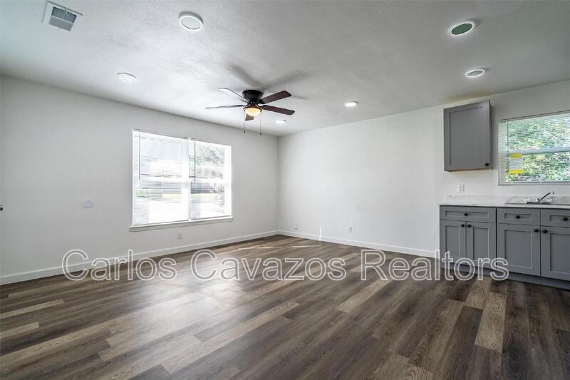 1829 Mount Pleasant Dr - Photo 2 of 7