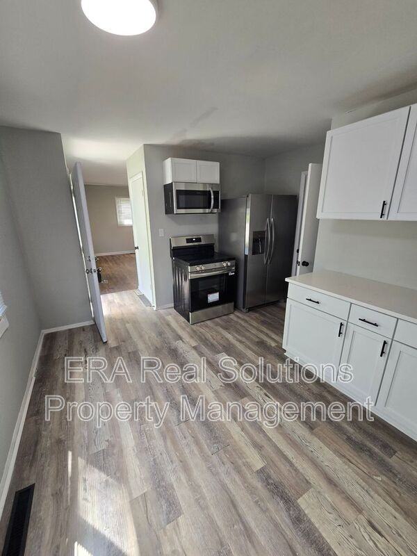 2344 Belcher Dr - Photo 2 of 24