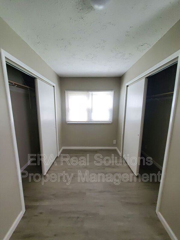 1911 Brentnell Ave - Photo 2 of 17