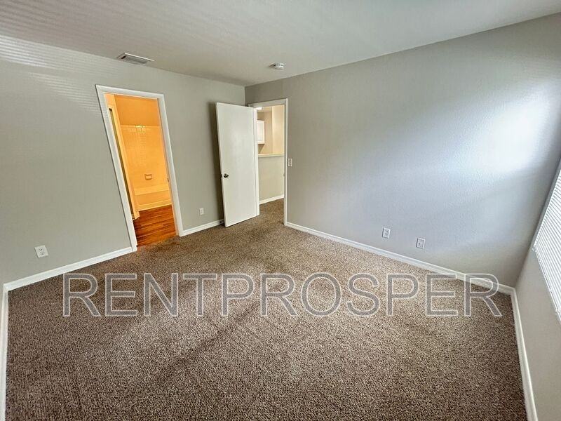 4760 Walden Cir #527 - Photo 7 of 17