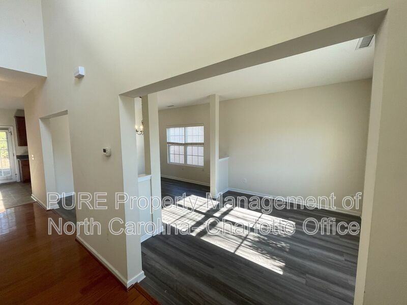 705 Weeping Willow Dr - Photo 2 of 26