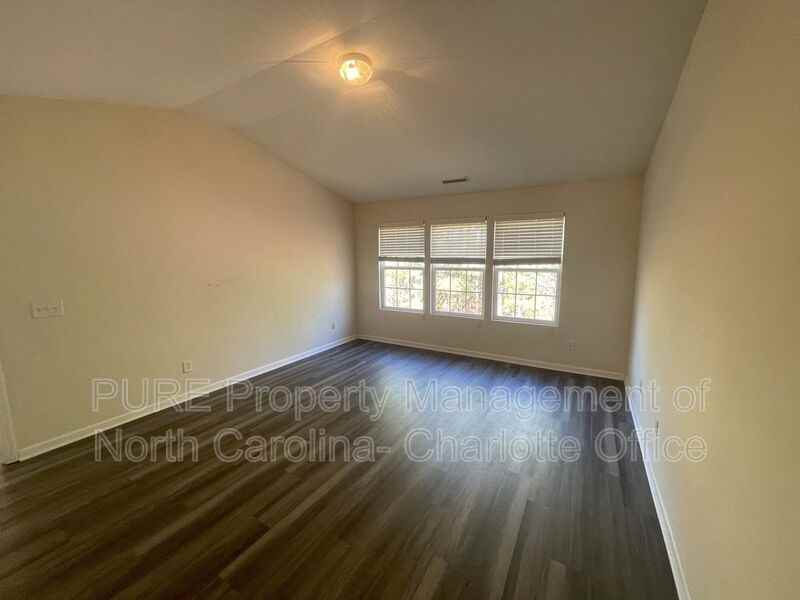 705 Weeping Willow Dr - Photo 3 of 26