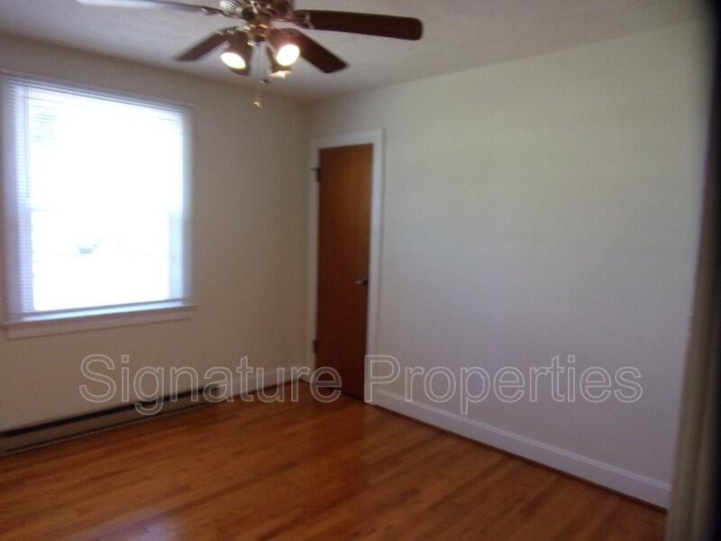 8329 Meadowbridge Rd - Photo 6 of 11