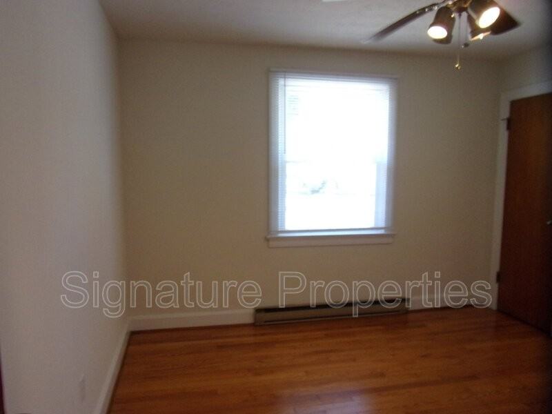 8329 Meadowbridge Rd - Photo 5 of 11