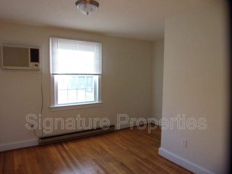8329 Meadowbridge Rd - Photo 7 of 11