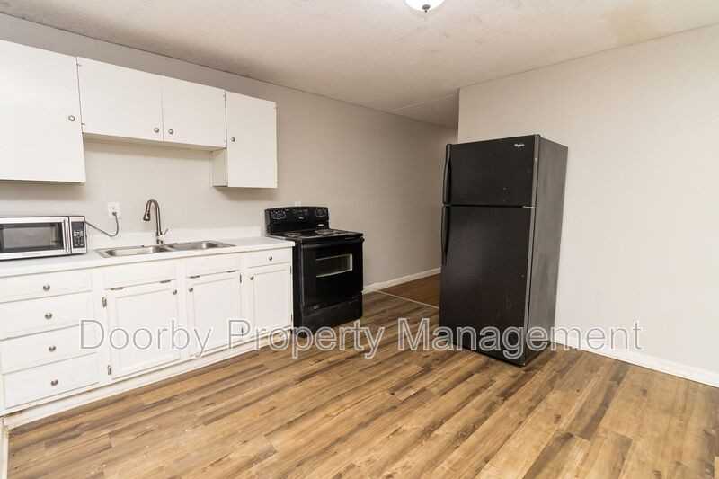 2215 Allin St #B - Photo 4 of 14