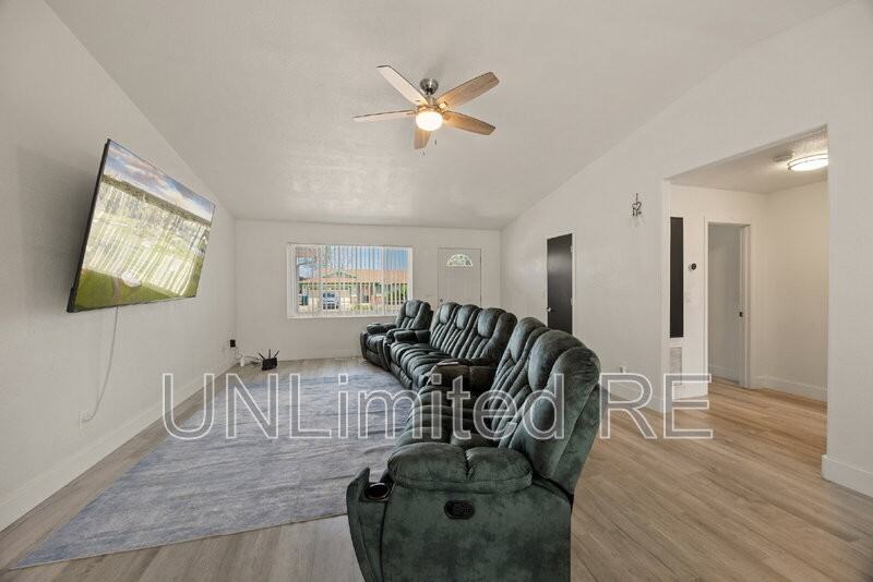 3486 N Christine Dr - Photo 5 of 28