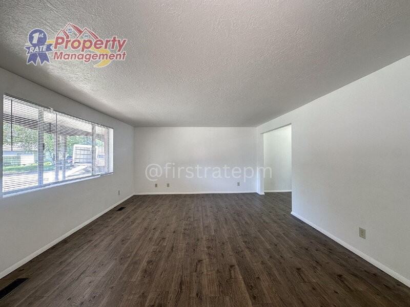 1504 S Hervey St - Photo 3 of 24