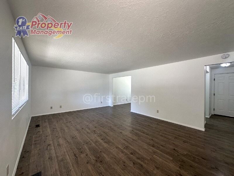 1504 S Hervey St - Photo 2 of 24