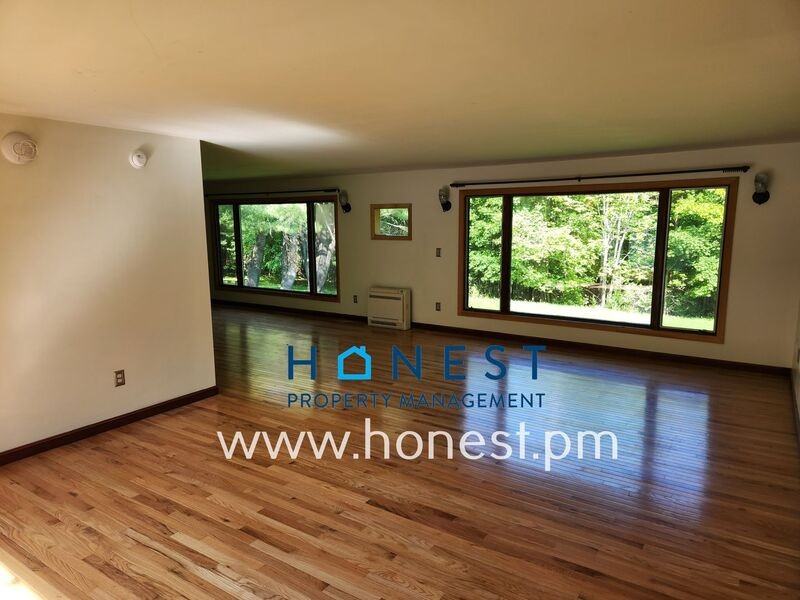 15 Thompson St - Photo 6 of 43